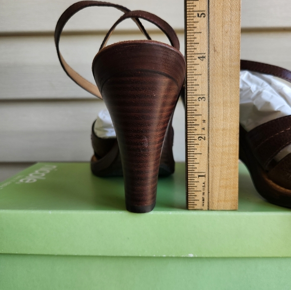 Ladies brown leather wedge sandal - Picture 7 of 10